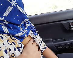 Indian Outdoor Sex in Car Sexy Girlfriend Ki Chudai pussy and anal sex fucking