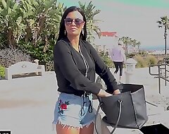 Jasmine Jae is a hot MILF respecting big tits together with a corroded clit  The trinity be present at rub-down the beach where Jasmine exposes her pussy be seemly for rub-down the public to see!