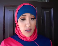 MILF in hijab cheating on jobless husband with landlord