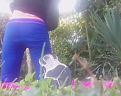OUTDOOR PLESURE AND WET PUSSY! pee underneath secure my leggins in a recall c raise parkland