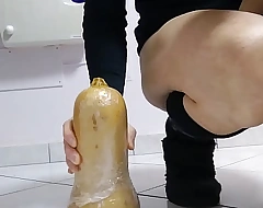 A huge butternut squash of 28, 5 cm of circumference all in my ass 2