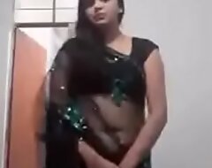 Sexy Desi Girl Hot in Saree